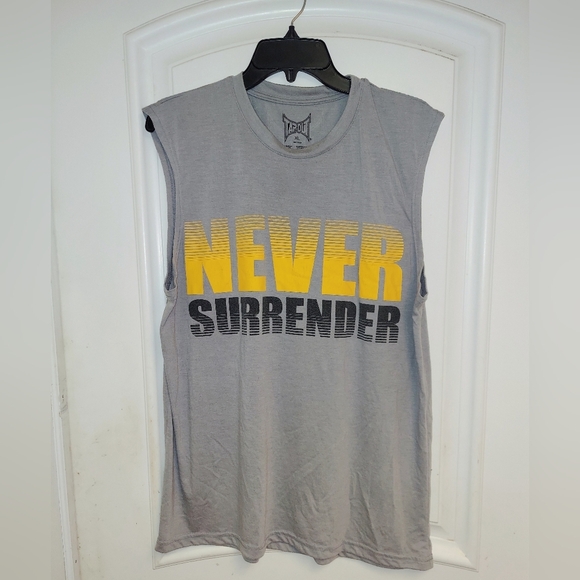 EUC MEN'S TAPOUT "NEVER SURRENDER" SLEEVE-LESS SHIRT GRAY SIZE XL - Picture 1 of 6